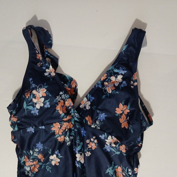 Beach Scene Collection Swimsuit Ruffle Size L - Picture 7 of 11